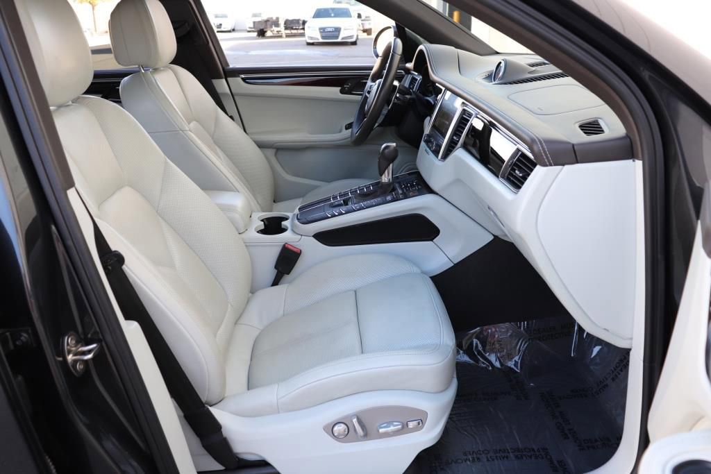 Used 2017 Porsche Macan S image 33