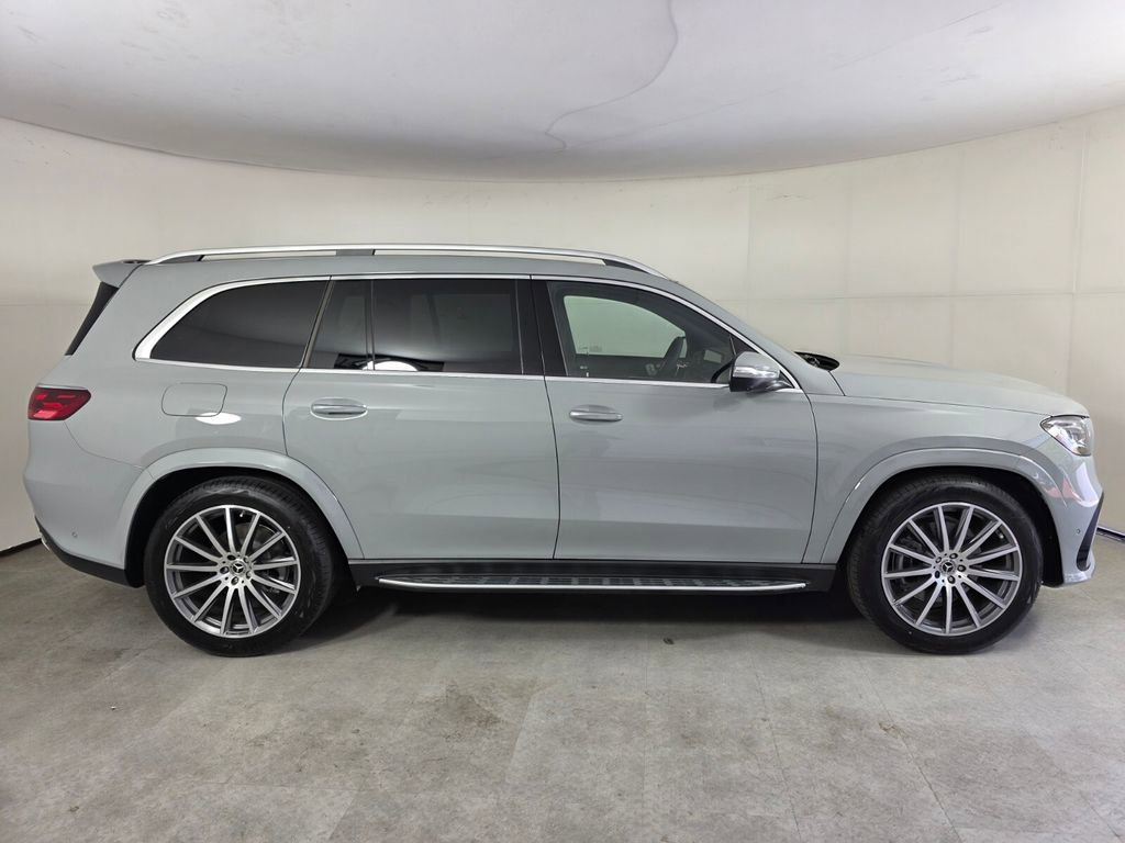 New 2026 Mercedes-Benz GLS 580 4MATIC image 3