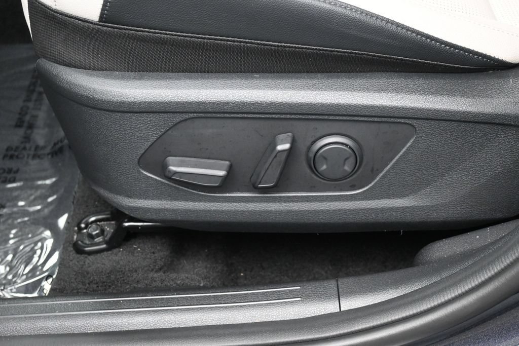 Used 2026 Kia Sportage EX FWD image 12
