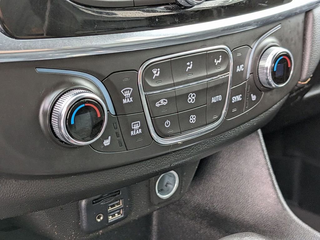 Used 2021 Chevrolet Traverse RS w/ LPO, Cargo Package FWD image 22