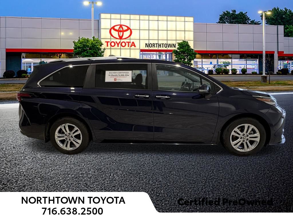 Used 2023 Toyota Sienna Platinum AWD/4WD image 13
