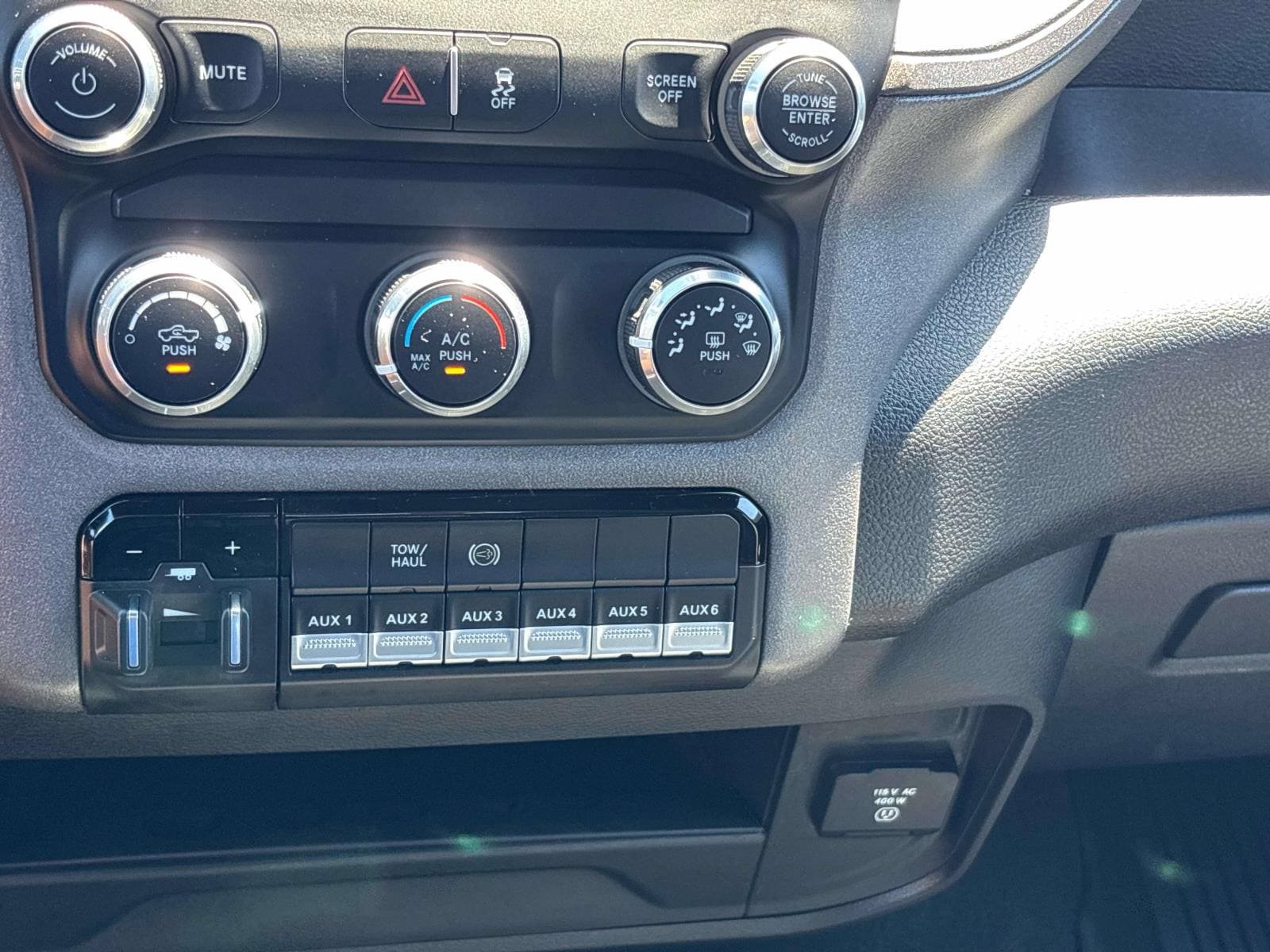 Certified 2022 RAM 3500 Tradesman AWD/4WD image 19
