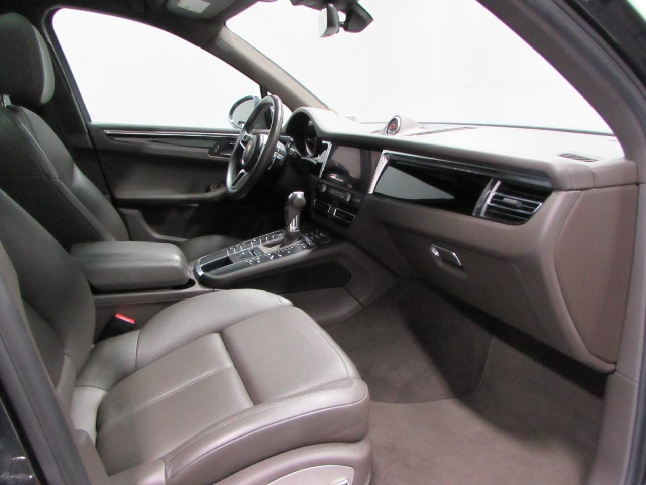 Used 2021 Porsche Macan S AWD/4WD image 17