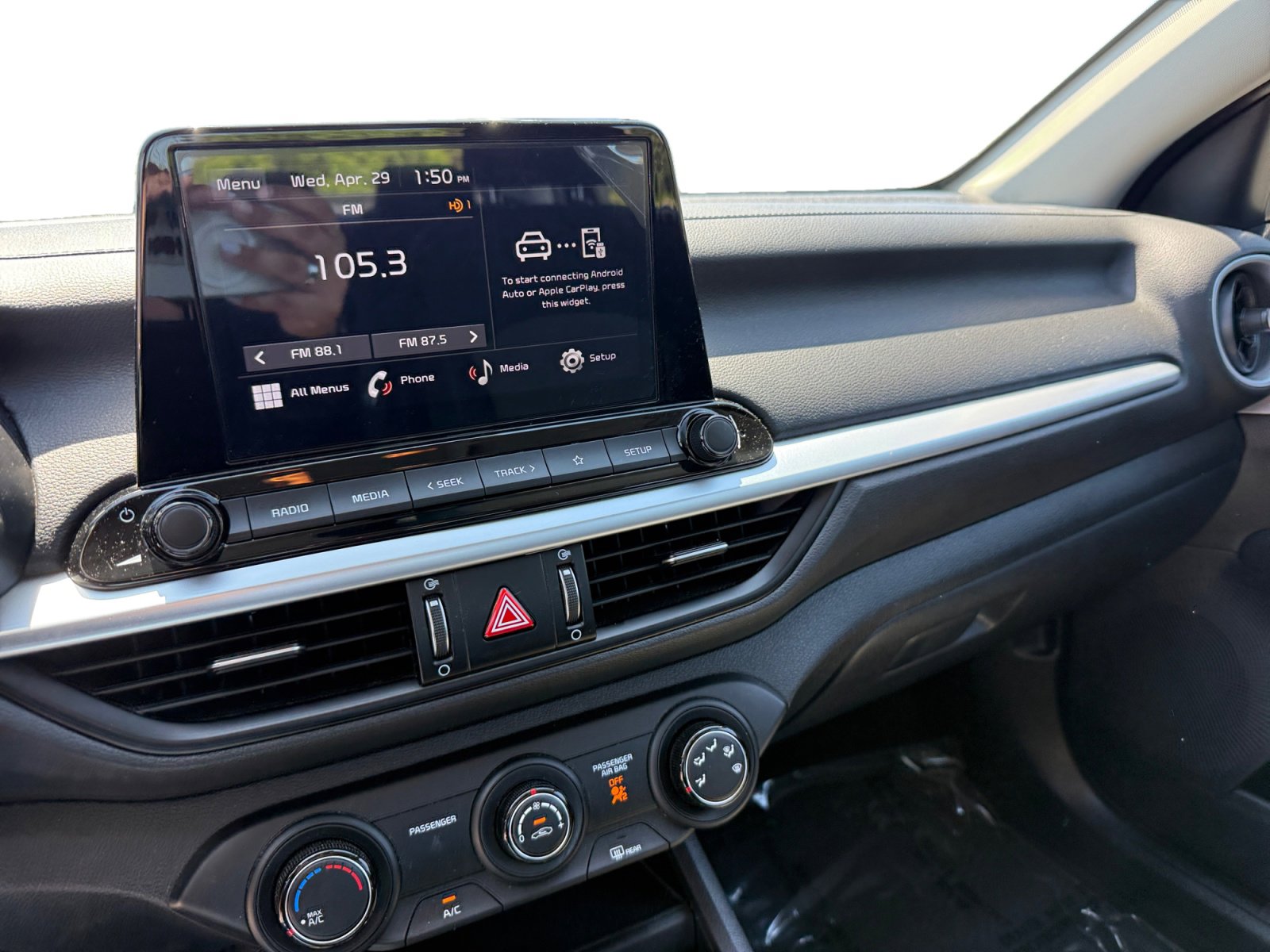 Used 2024 Kia Forte LXS w/ LXS Technology Package FWD image 12
