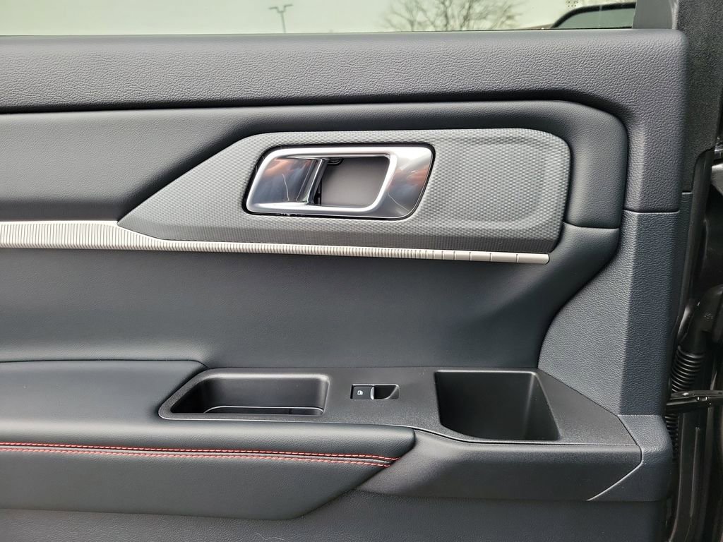 New 2026 Ford Explorer ST-Line w/ ST-Line Street Pack image 14