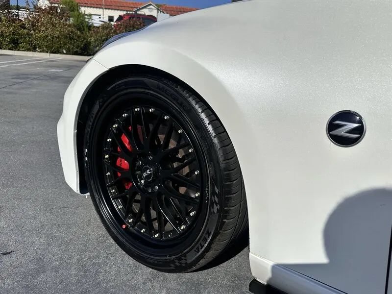 Used 2018 Nissan 370Z Coupe RWD image 23