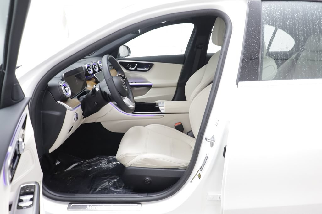 Used 2023 Mercedes-Benz C 300 4MATIC Sedan image 5