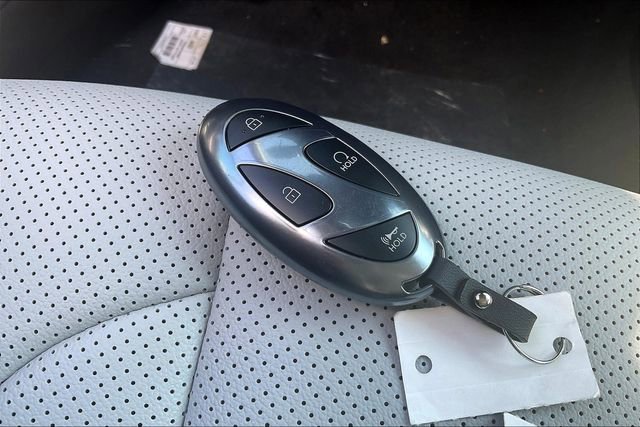 New 2025 Hyundai Elantra Limited image 33