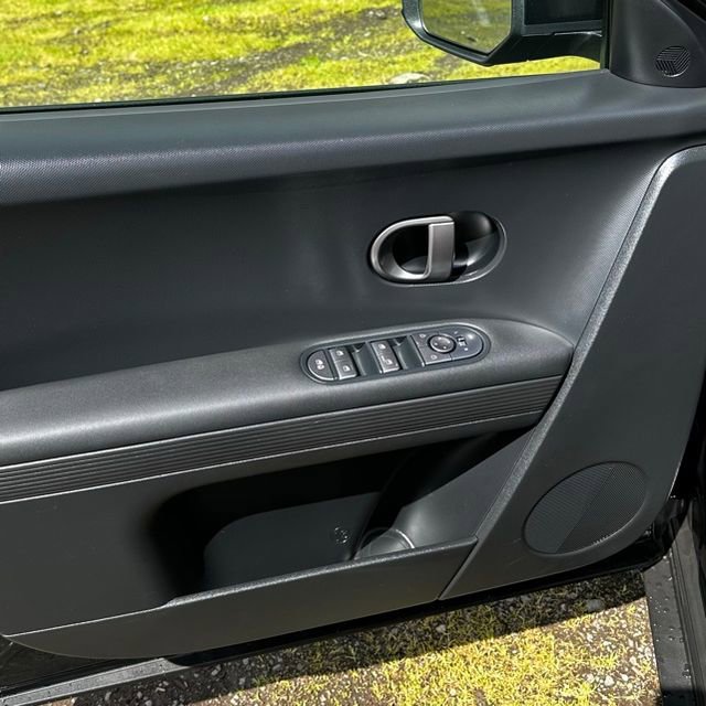Certified 2025 Hyundai Ioniq 5 SE image 9