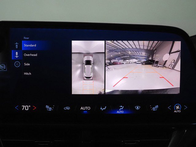 Used 2024 Chevrolet Equinox EV LT image 26