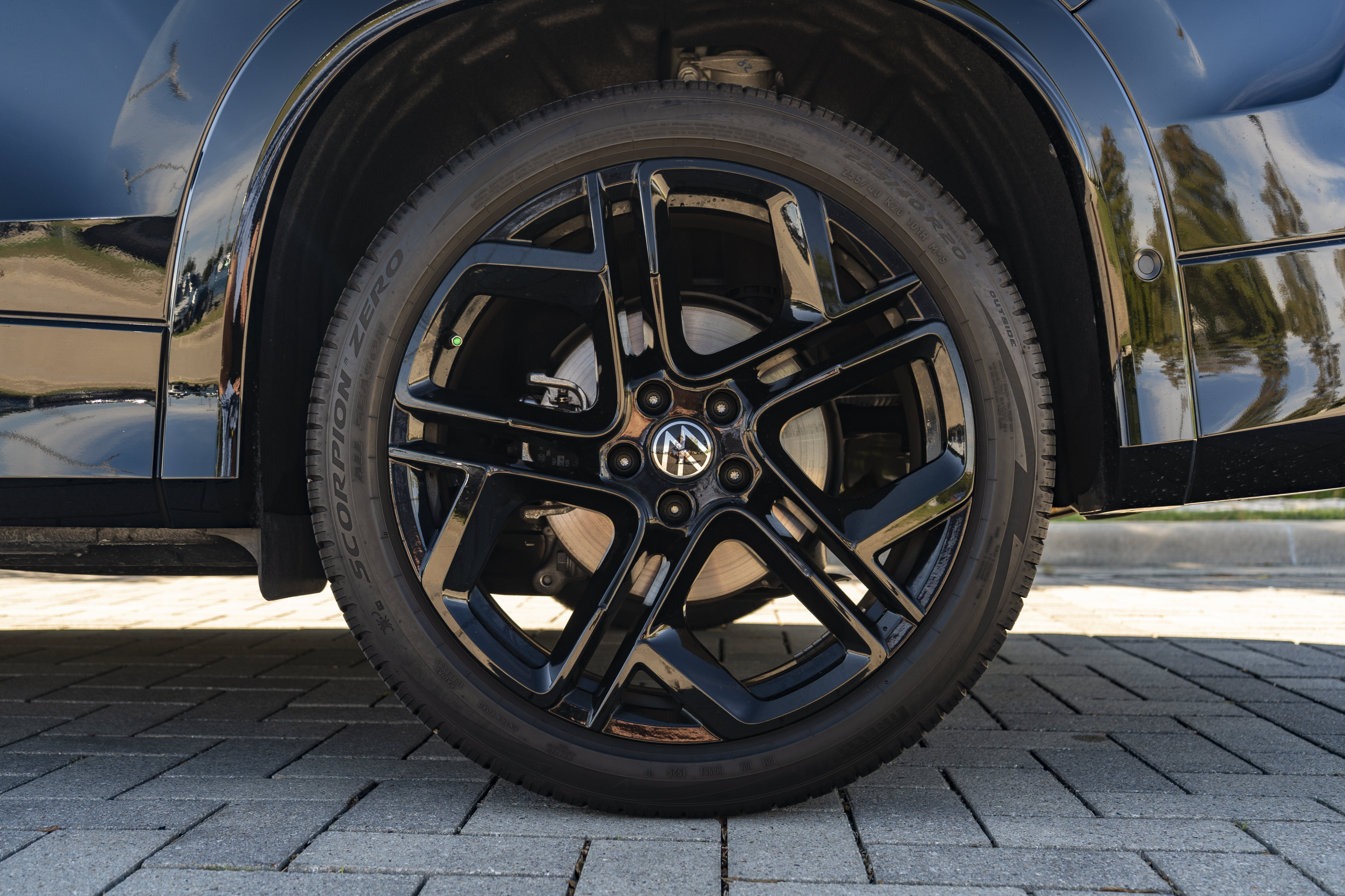 Certified 2026 Volkswagen Tiguan SE R-Line FWD image 14