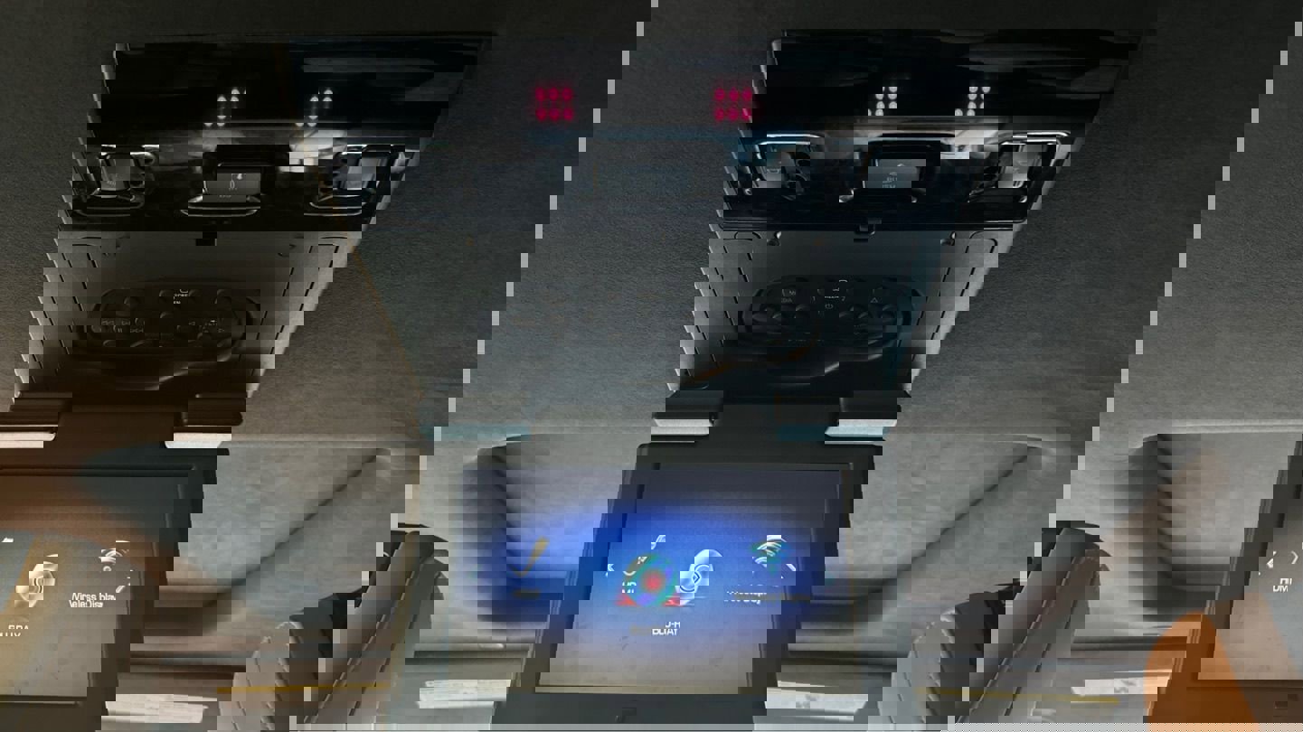 Used 2017 Cadillac Escalade Platinum RWD image 11