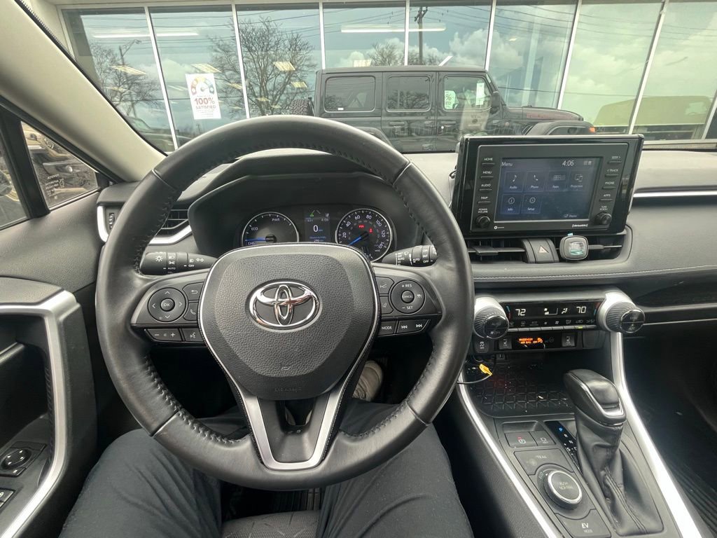 Used 2021 Toyota RAV4 XLE w/ Convenience Package AWD/4WD image 8