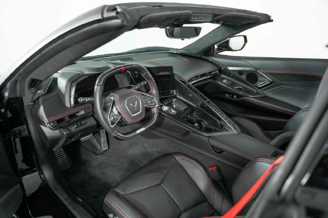 Used 2024 Chevrolet Corvette Z06 RWD image 17