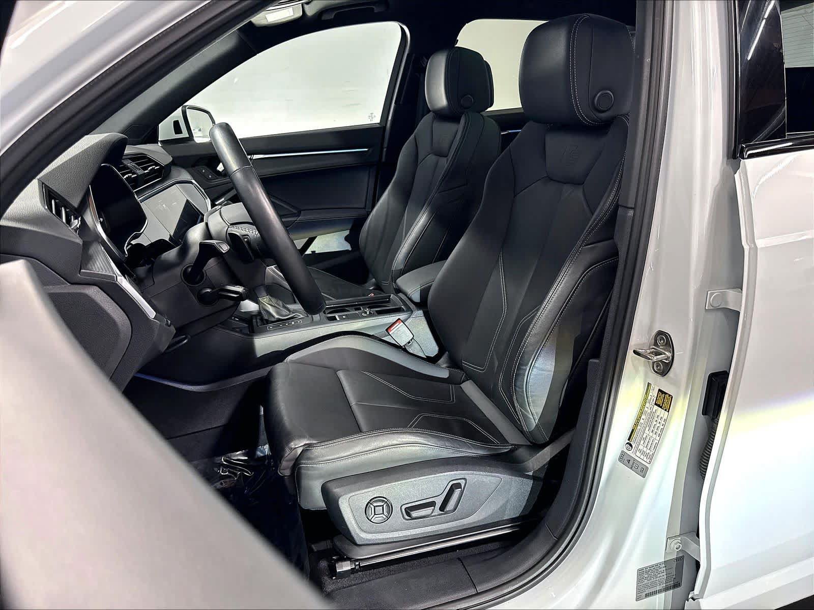 Used 2023 Audi Q3 2.0T Premium Plus w/ Premium Plus Package AWD/4WD image 26