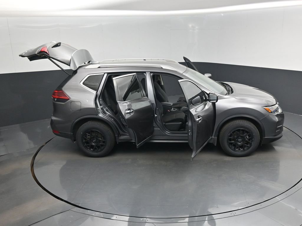 Used 2018 Nissan Rogue SV image 18