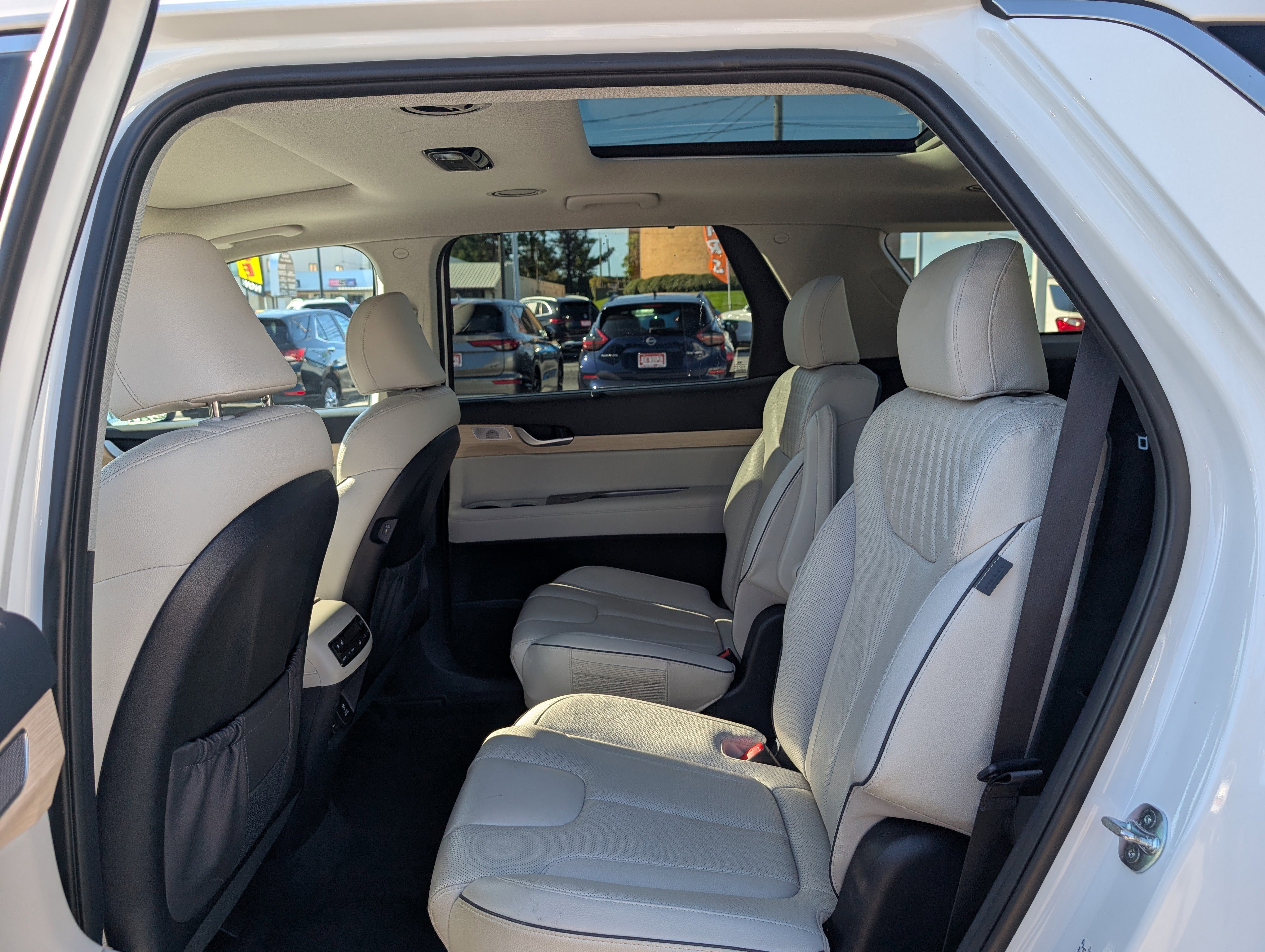 Used 2024 Hyundai Palisade Limited image 15