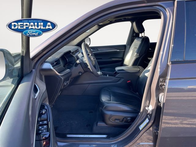 Used 2023 Jeep Grand Cherokee Overland image 11