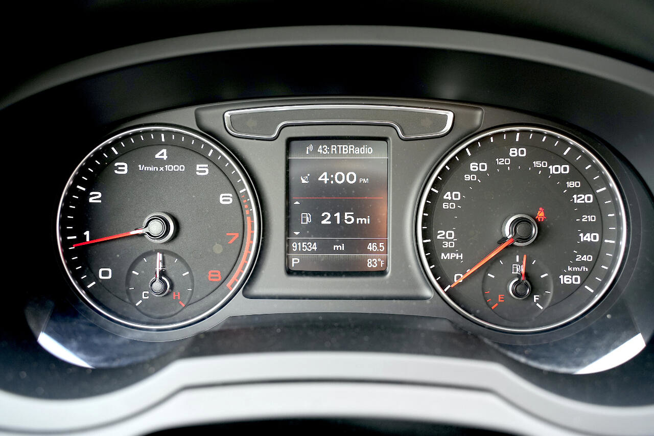 Used 2018 Audi Q3 2.0T Premium Plus image 32