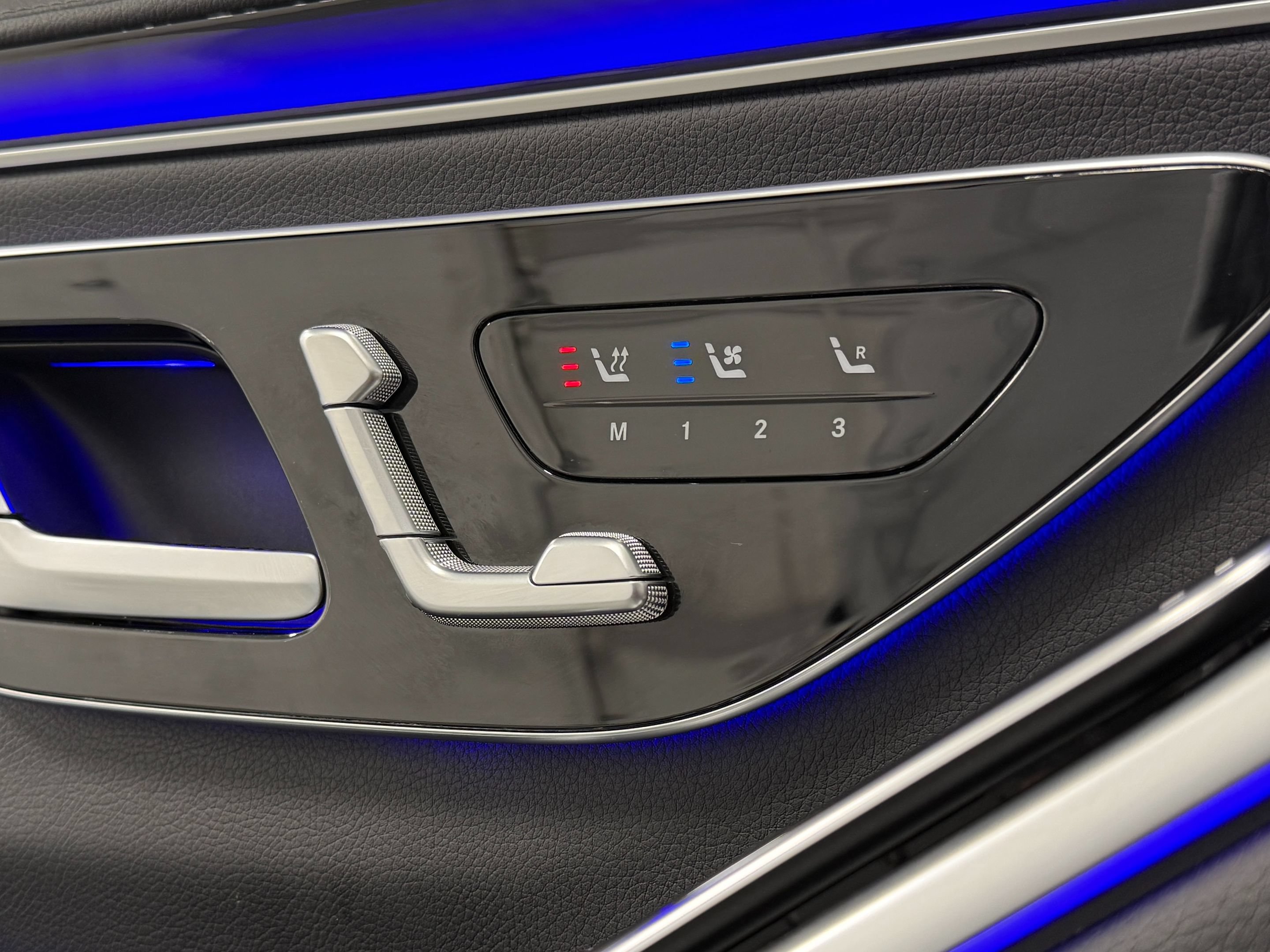 Used 2023 Mercedes-Benz S 580 4MATIC Sedan w/ AMG Line image 13