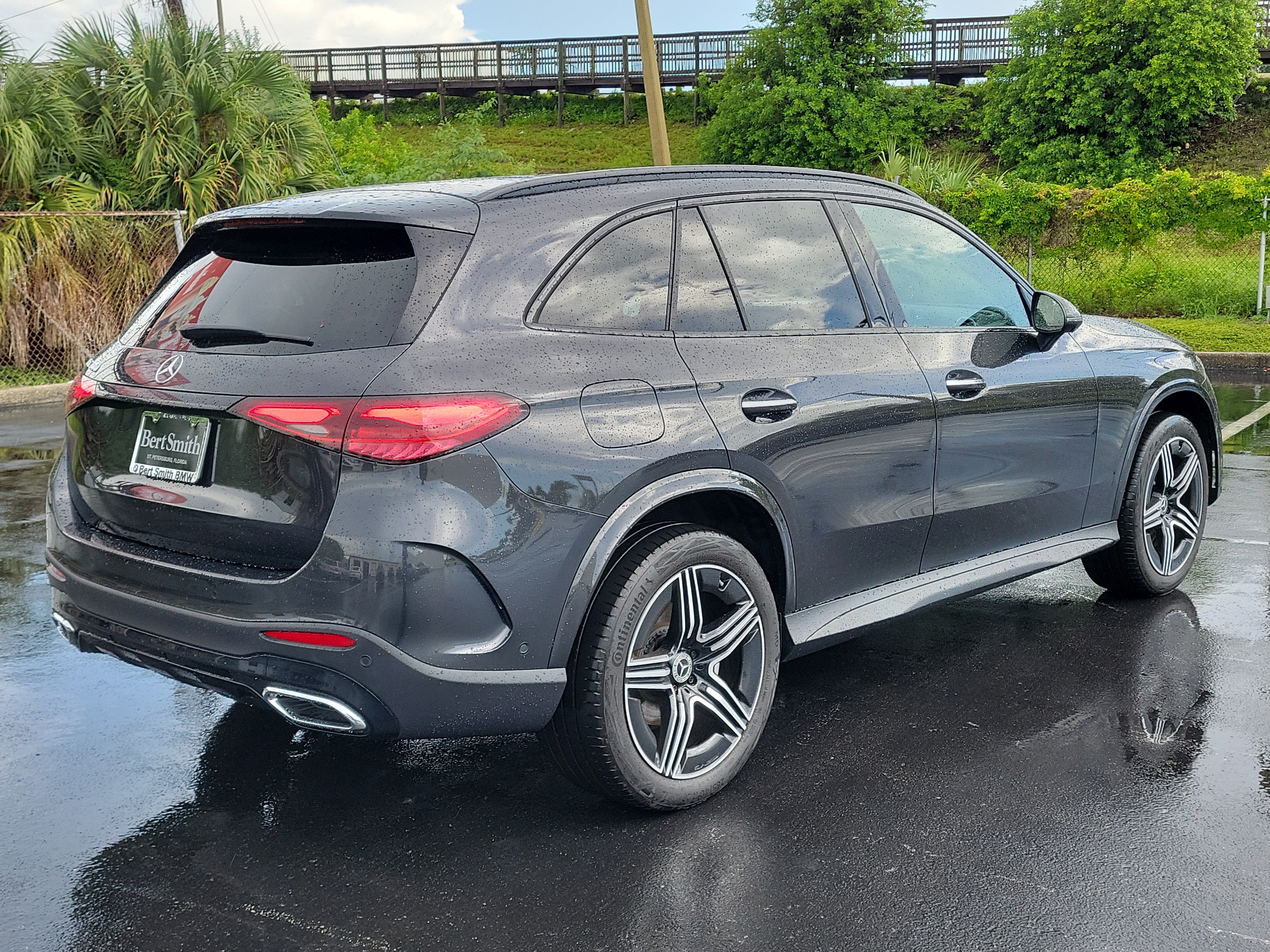 Used 2024 Mercedes-Benz GLC 300 image 3