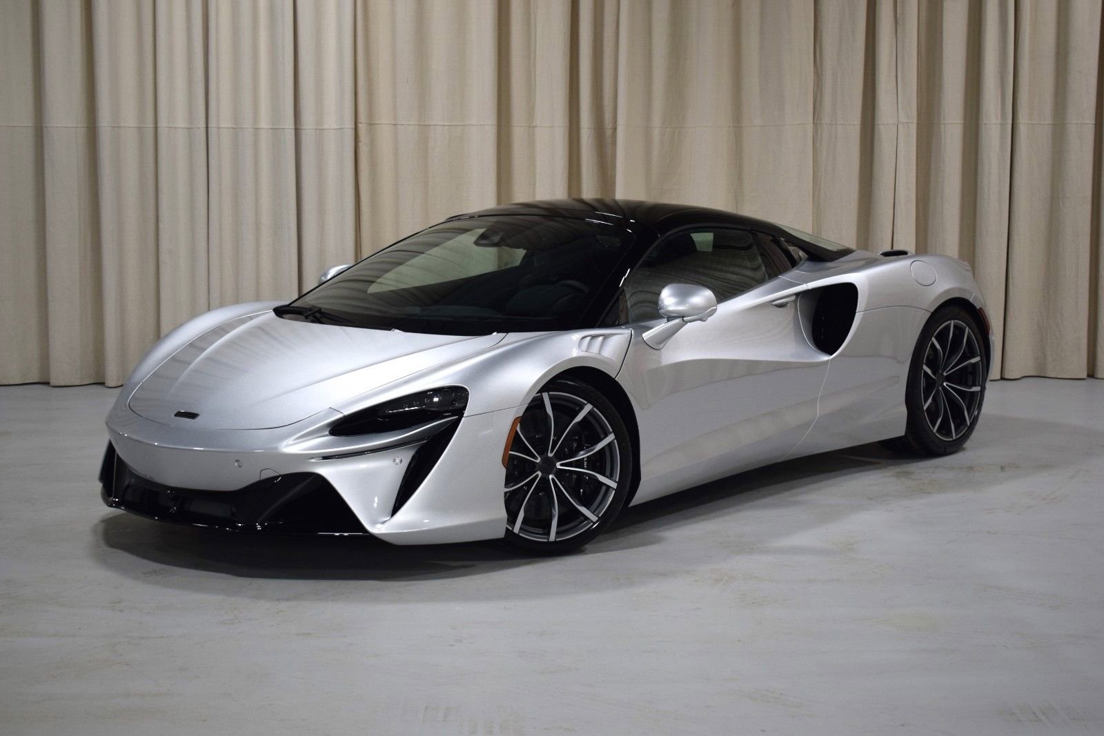 New 2025 McLaren Artura Spider