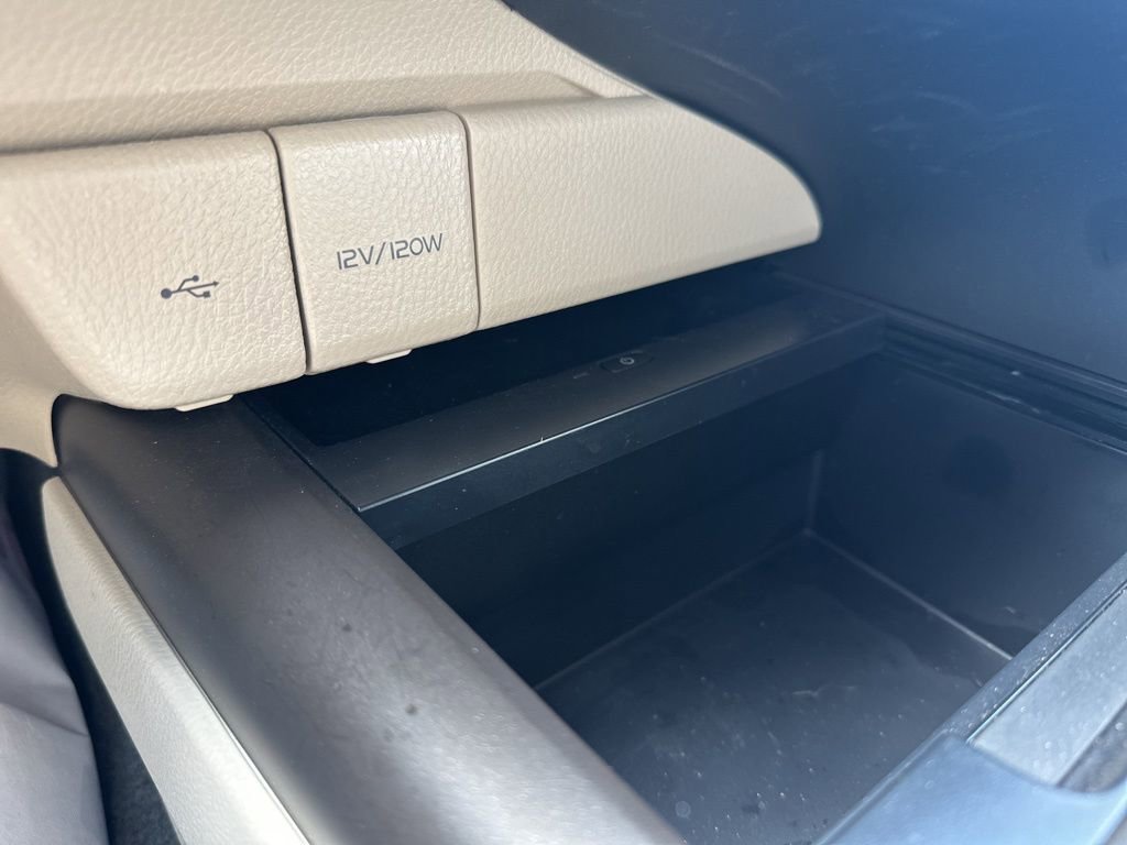 Used 2023 Toyota Camry XLE image 18