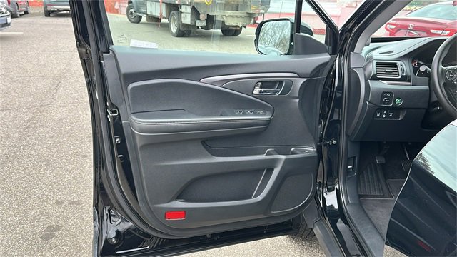 Used 2023 Honda Ridgeline Sport image 8