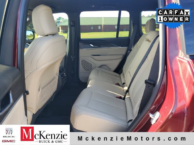 Used 2025 Jeep Grand Cherokee Limited RWD image 21