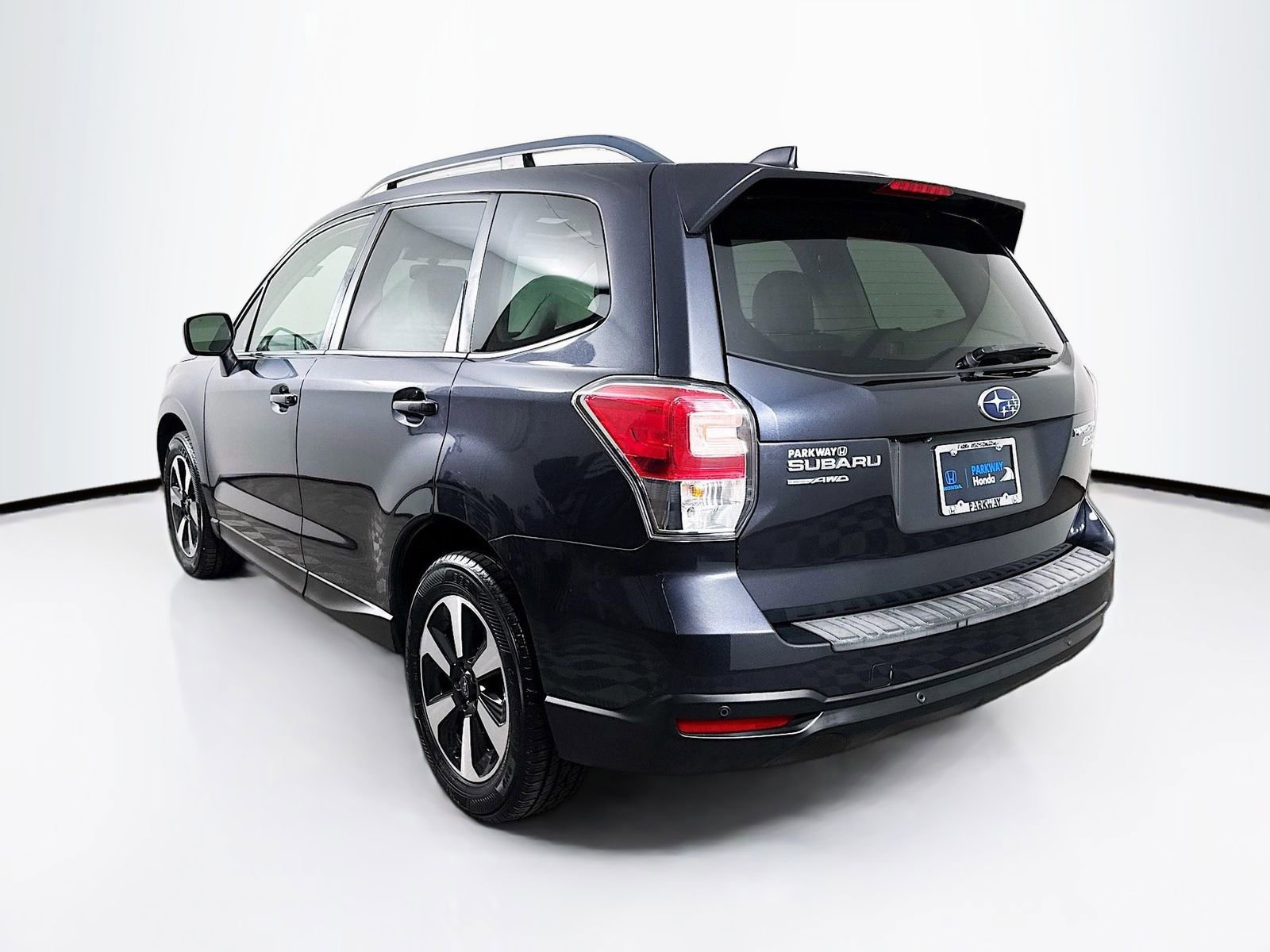 Used 2017 Subaru Forester 2.5i Limited AWD/4WD image 5