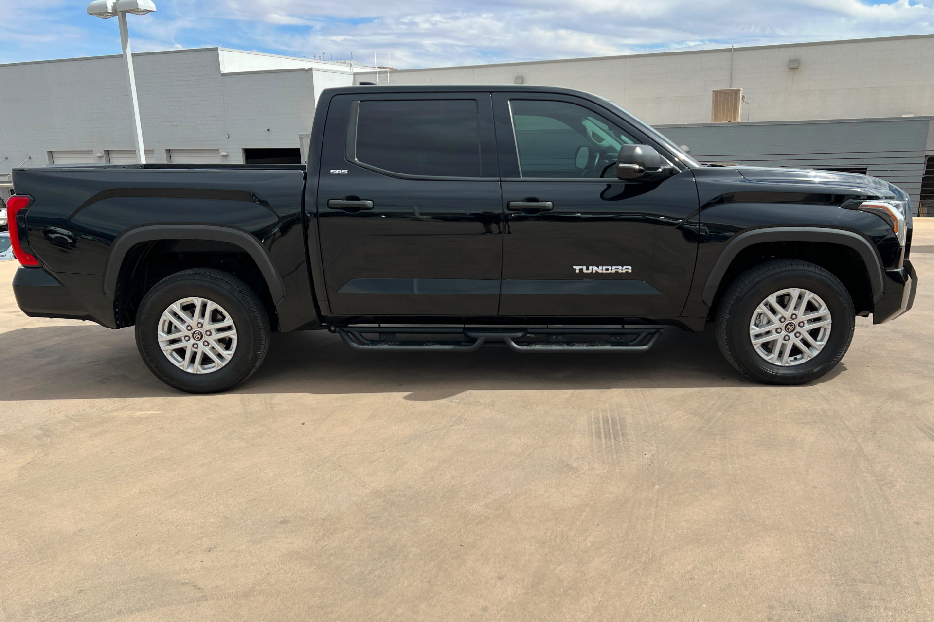 Used 2023 Toyota Tundra SR5 w/ SR5 Convenience Package AWD/4WD image 6