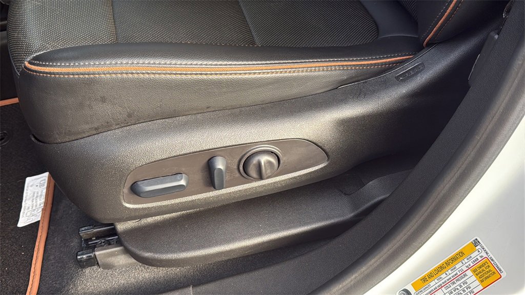 Used 2023 GMC Acadia AT4 w/ Preferred Package image 11