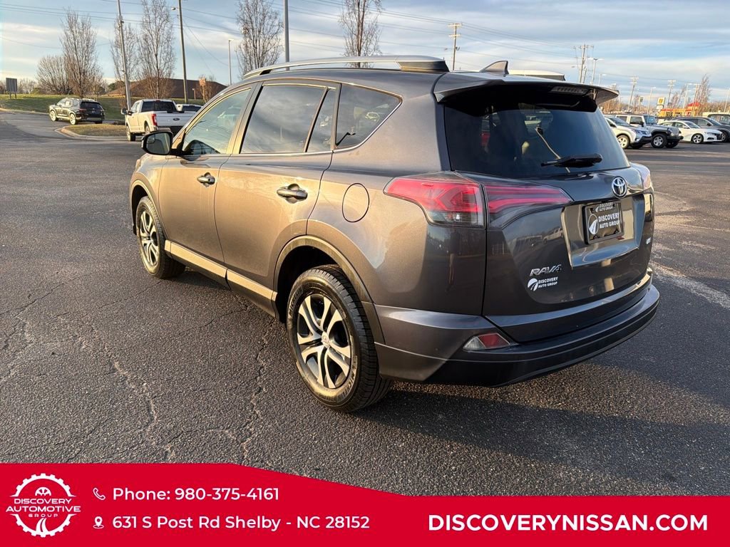 Used 2016 Toyota RAV4 LE image 9