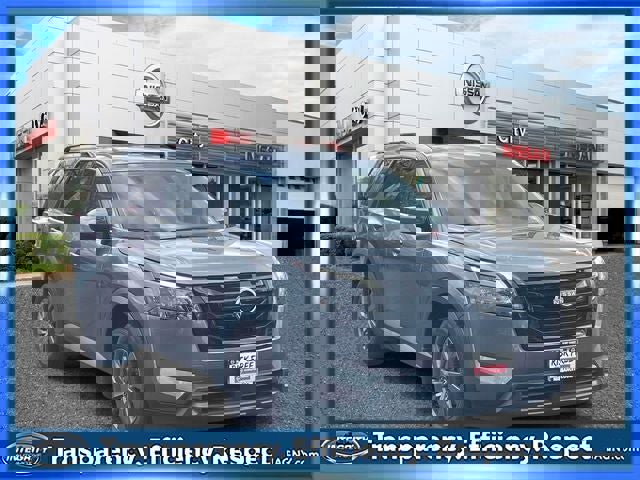 Certified 2024 Nissan Pathfinder SV w/ Black Appearance Package image 1