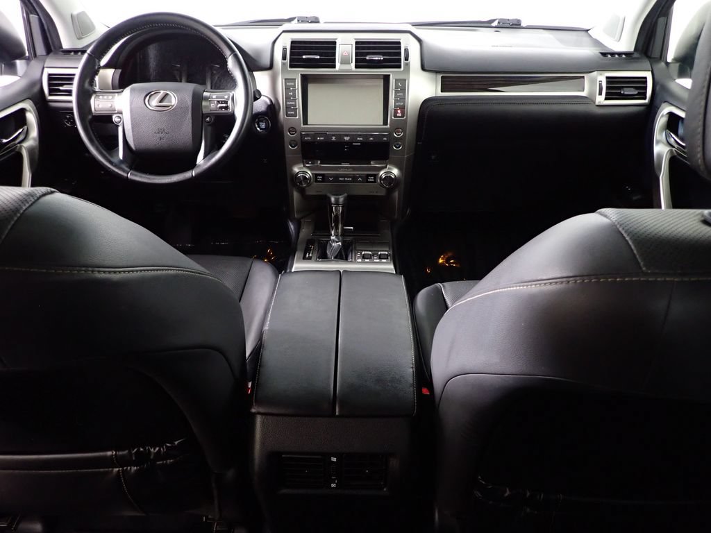 Used 2018 Lexus GX 460 w/ Preferred Accessory Package AWD/4WD image 34