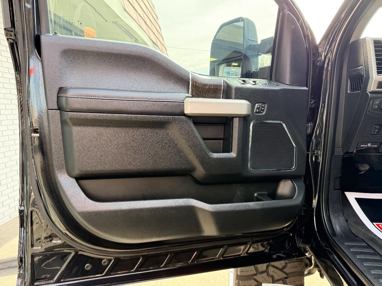 Used 2021 Ford F250 Lariat w/ Lariat Value Package image 23