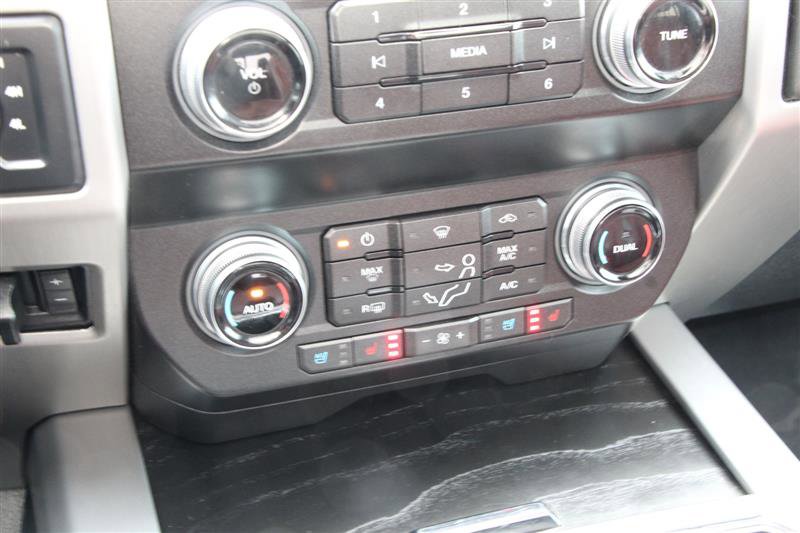 Used 2019 Ford F350 Platinum w/ Platinum Ultimate Package AWD/4WD image 36