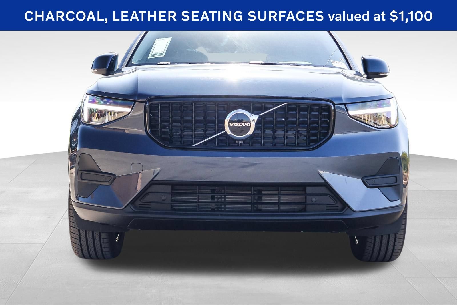 Used 2026 Volvo XC40 B5 Core AWD/4WD image 2