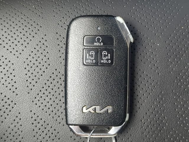 Used 2024 Kia Carnival EX FWD image 36