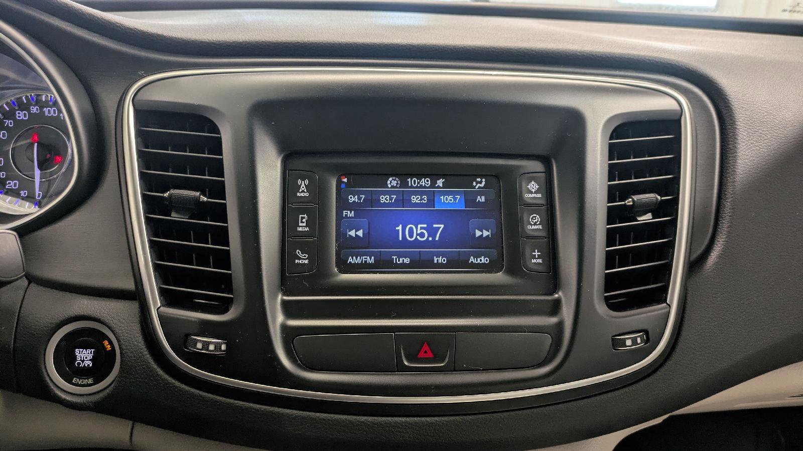 Used 2015 Chrysler 200 Limited image 19