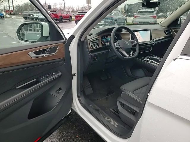 Used 2024 Volkswagen Atlas SE image 12