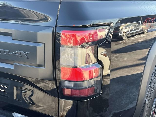 Used 2025 Nissan Frontier PRO-4X image 9