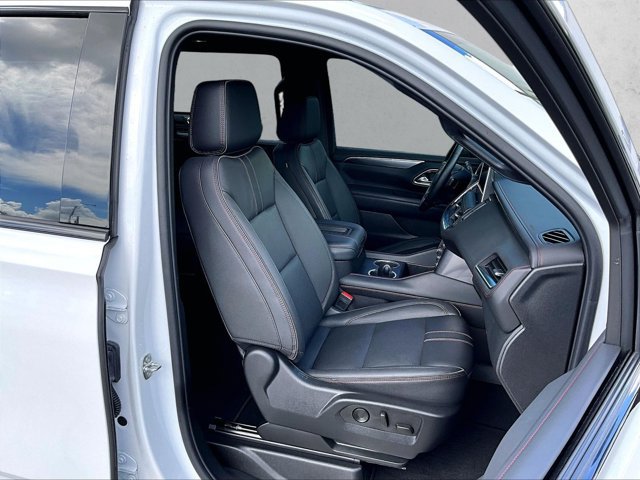Used 2024 Chevrolet Suburban RST w/ Luxury Package RWD image 9