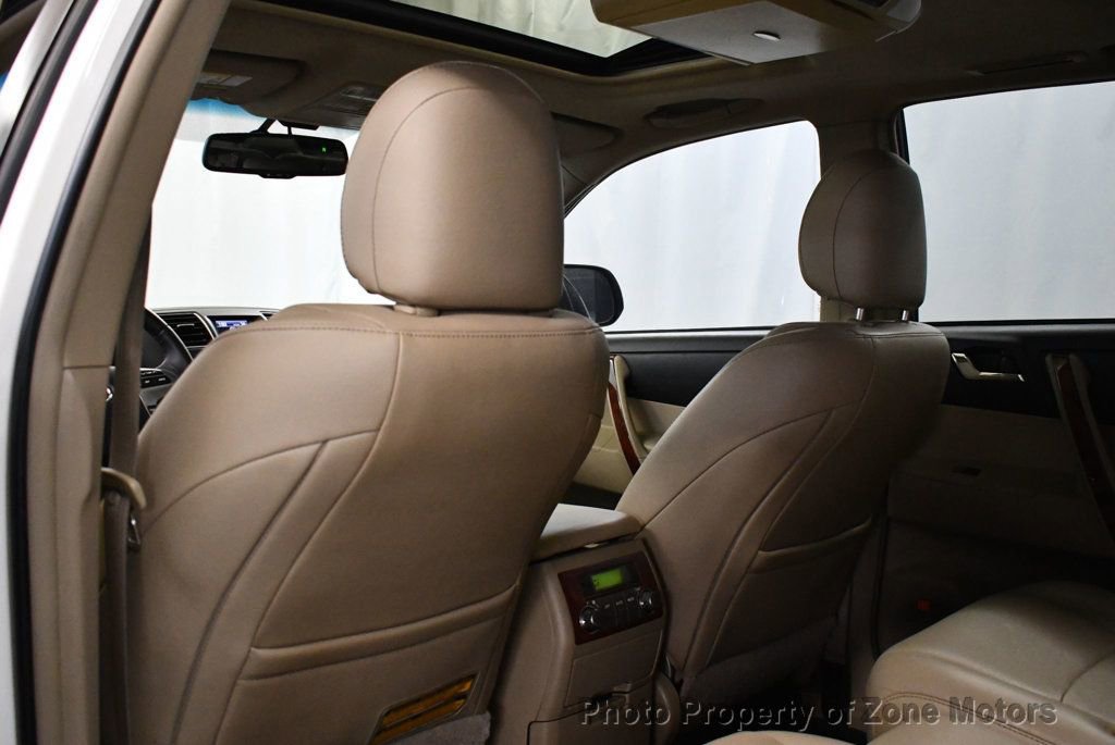 Used 2012 Toyota Highlander Limited w/ Tow Pkg image 20