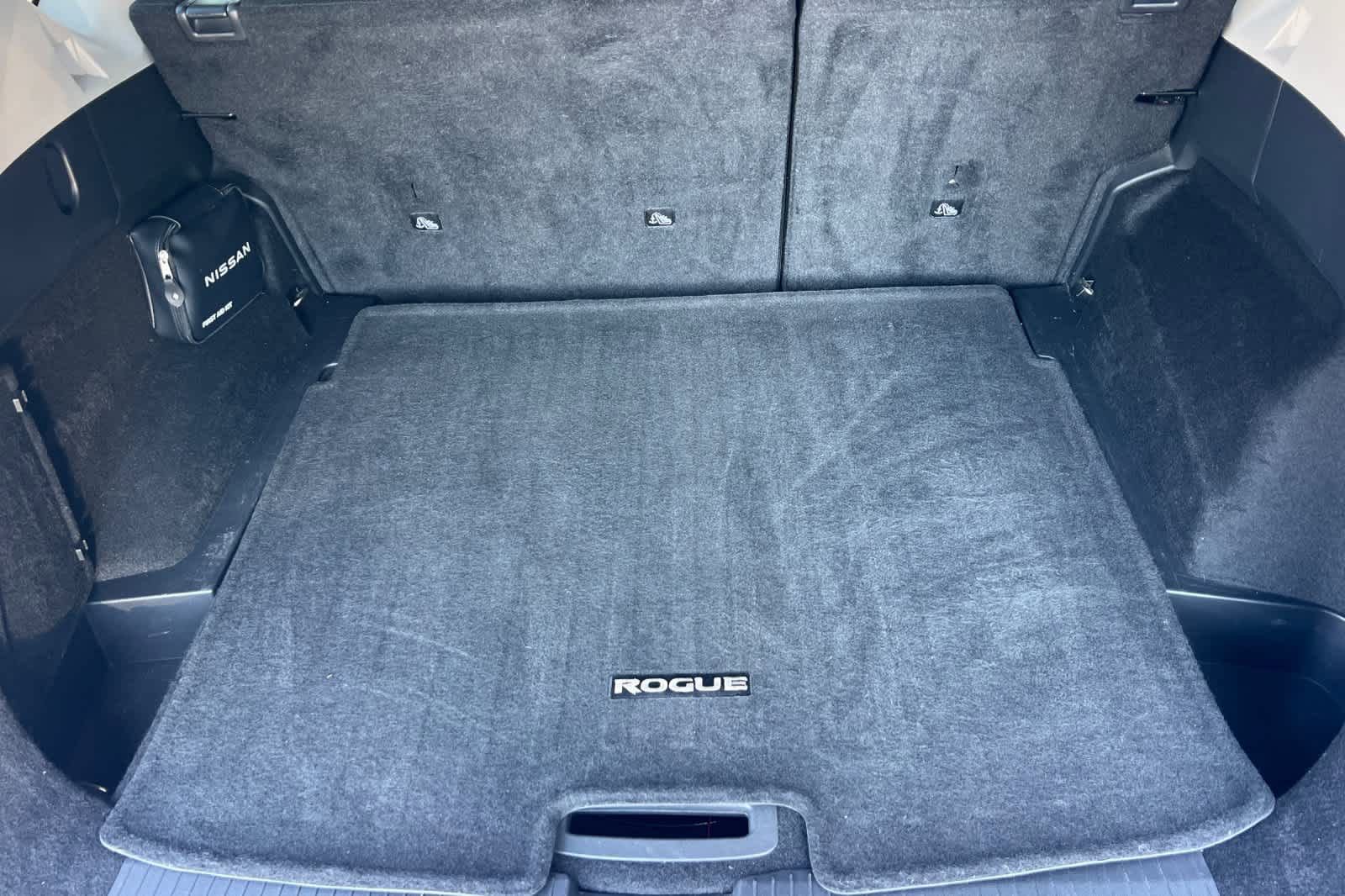 Used 2024 Nissan Rogue SV image 16