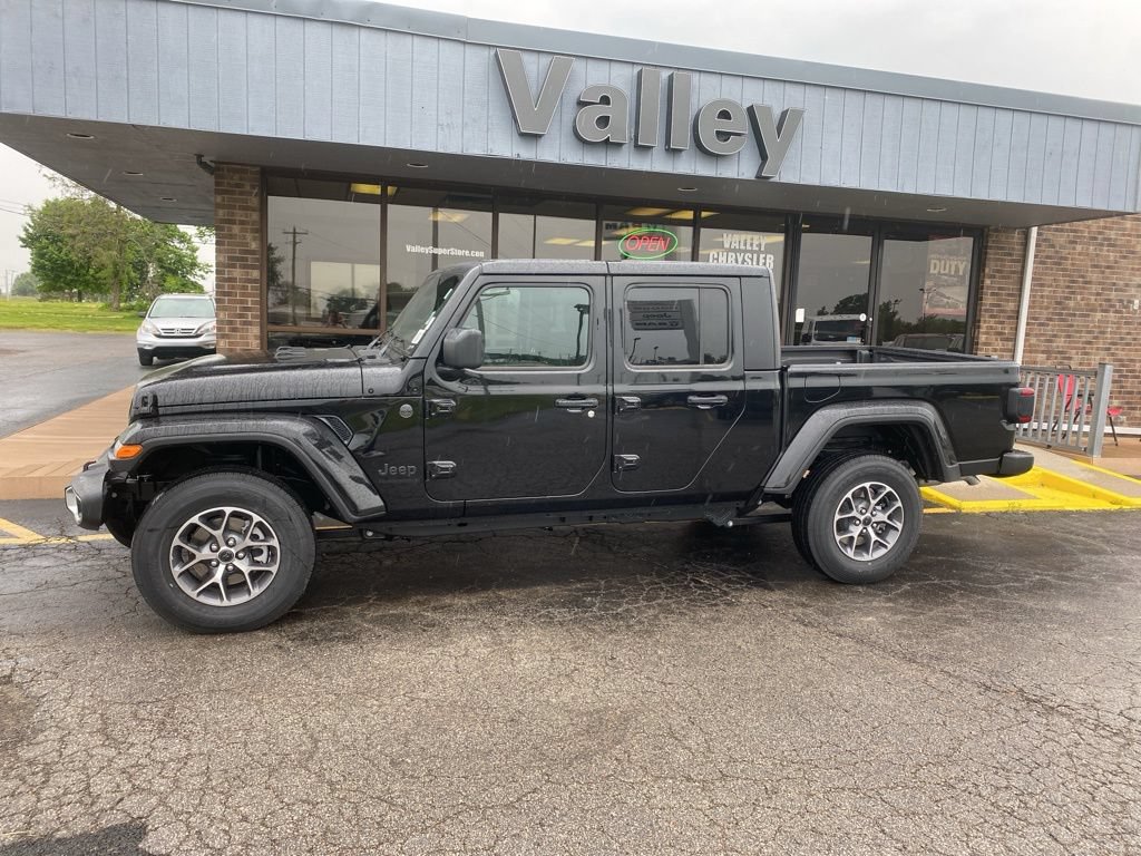 New 2025 Jeep Gladiator Sport AWD/4WD image 3