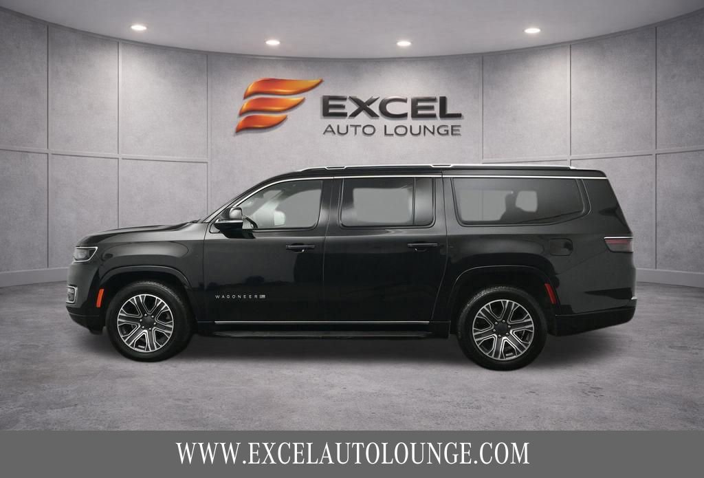 Used 2024 Jeep Wagoneer L Series II w/ Flexible Seating Group image 3