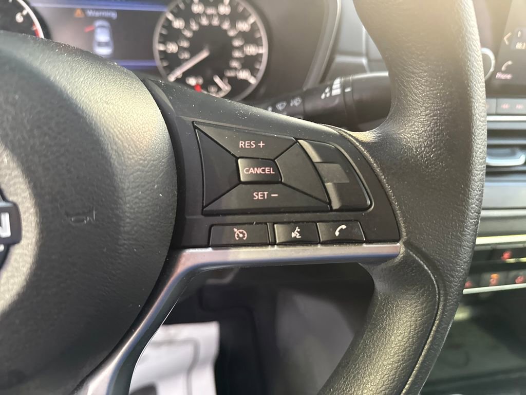 Used 2025 Nissan Altima 2.5 SV FWD image 21