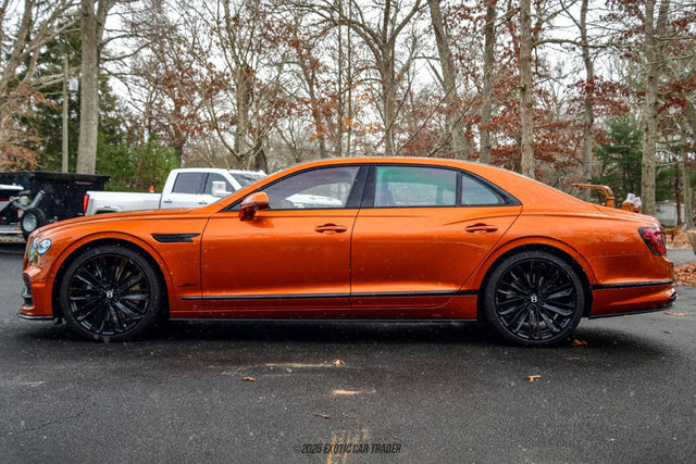 Used 2024 Bentley Flying Spur W12 image 3