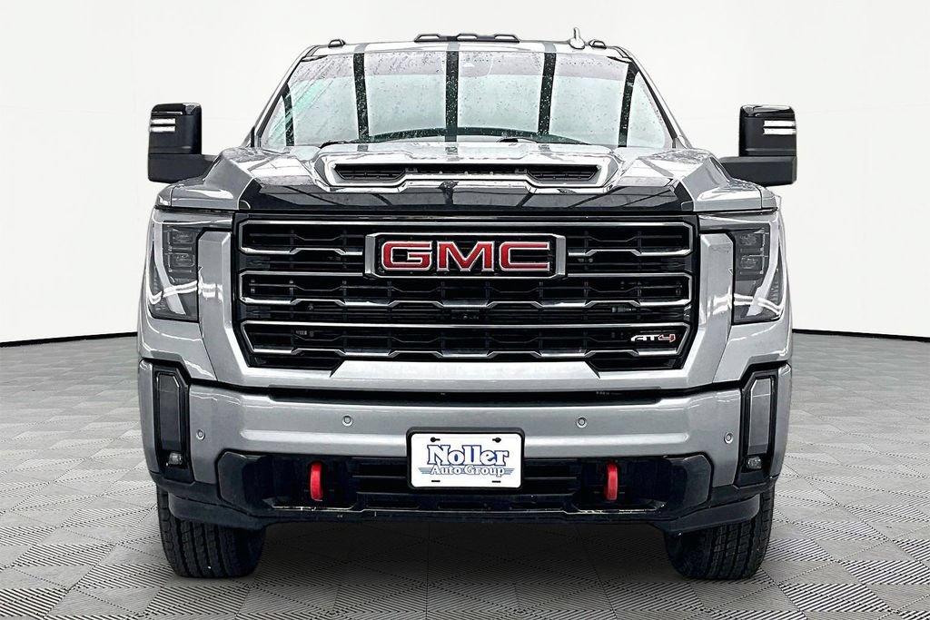 Used 2024 GMC Sierra 3500 AT4 w/ Technology Package AWD/4WD image 3